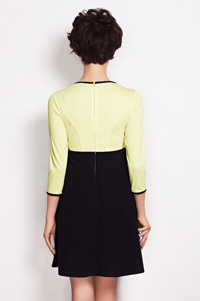 Żółto-czarna sukienka odcinana pod biustem