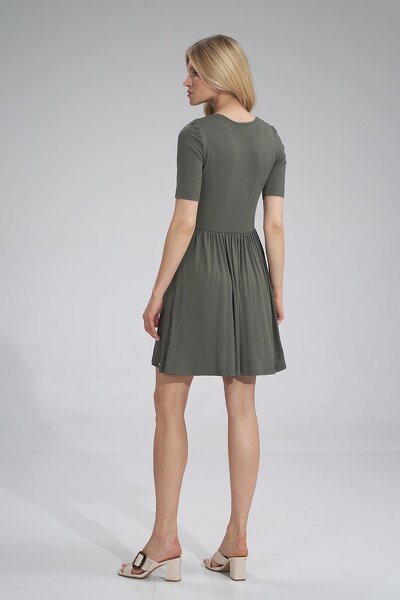 Rozkloszowana sukienka na lato w kolorze oliwkowym