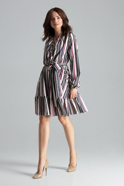 Rozkloszowana sukienka w podłużne kolorowe paski