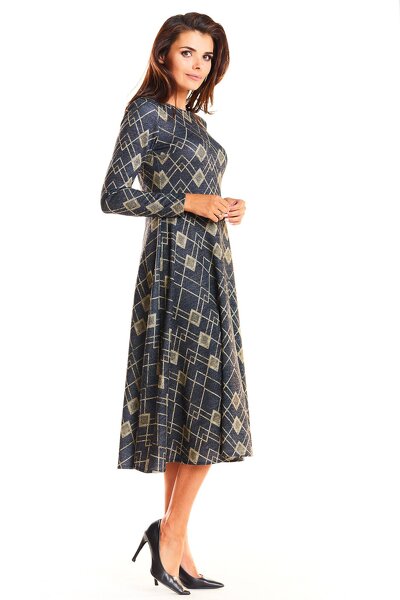 Rozkloszowana sukienka w złote romby o długości 7/8