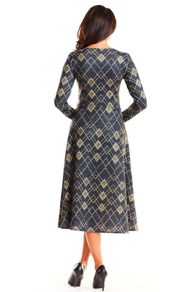 Rozkloszowana sukienka w złote romby o długości 7/8