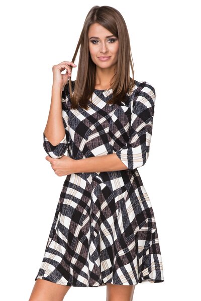 Rozkloszowana sukienka z wzorzystego materiału w mozaikę