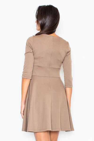 Rozkloszowana sukienka w kolorze mocca