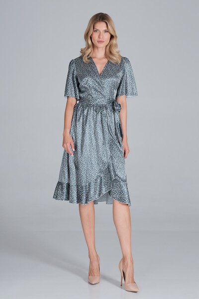 Rozkloszowana wzorzysta sukienka o luźnym fasonie  z satyny