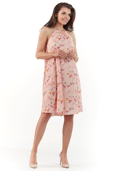 Różowa luźna sukienka w kwiaty wiązana na szyi