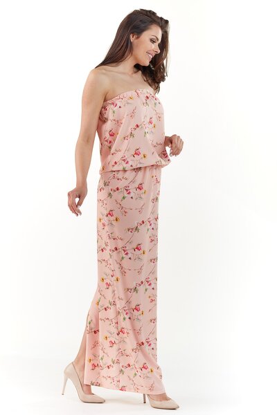 Różowa sukienka maxi z odkrytymi ramionami