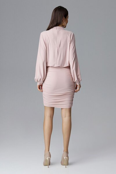 Różowa sukienka mini z luźnymi rękawami