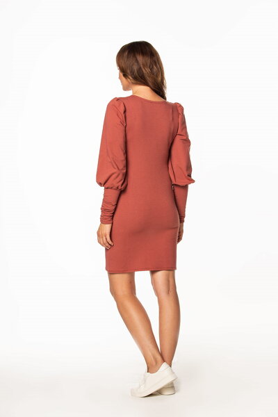 Ruda sukienka mini z bufiastymi rękawami