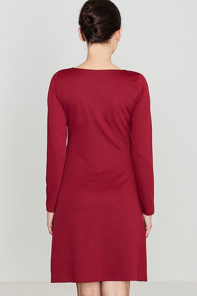 Bordowa sukienka z ozdobnymi zamkami