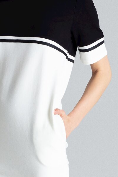 Sportowa sukienka z kieszeniami w kolorze ecru i czarnym