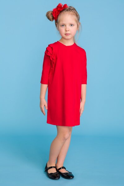 Czerwona  wizytowa sukienka z ozdobnymi falbankami