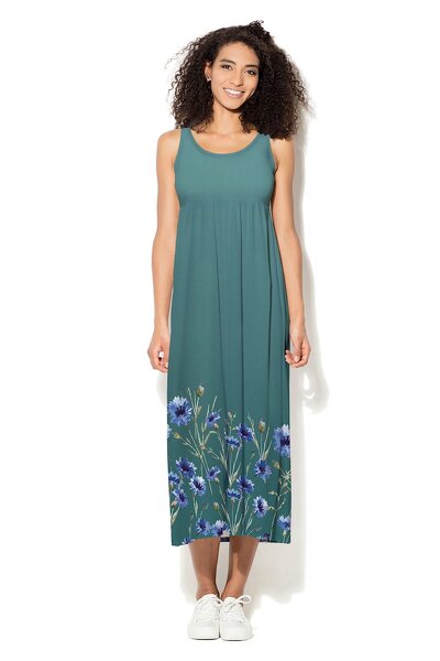 Długa sukienka na ramiączkach ozdobiona niebieskimi kwiatami