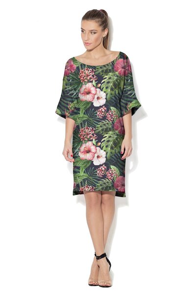 Letnia zielona sukienka z kwiatami