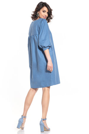 Sukienka midi w kolorze niebieskiego jeansu o fasonie oversize Sukienka midi w kolorze niebieskiego jeansu o fasonie oversize