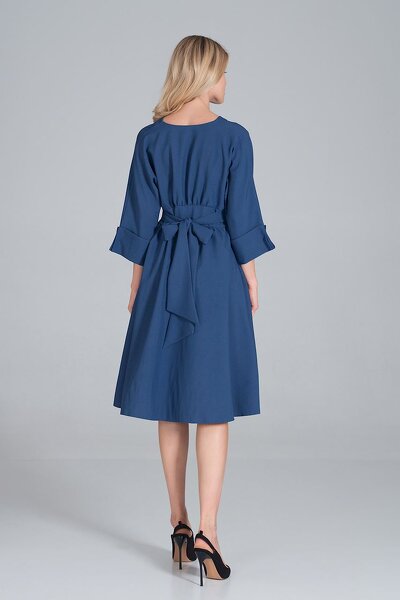 Sukienka midi w kolorze szafirowym z kimonową górą