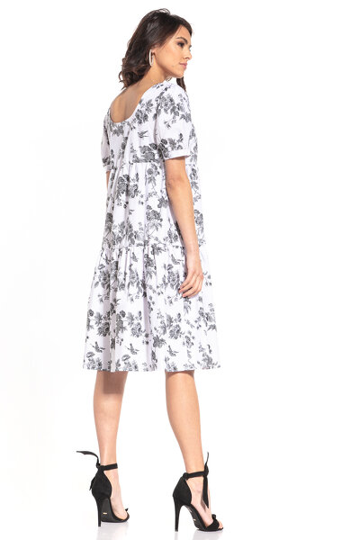 Sukienka midi w szare kwiaty na jasnym tle o długości za kolano