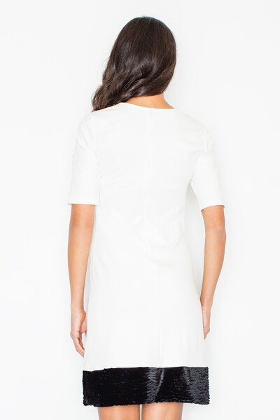 Sukienka midi z ozdobnym futerkiem w kolorze ecru