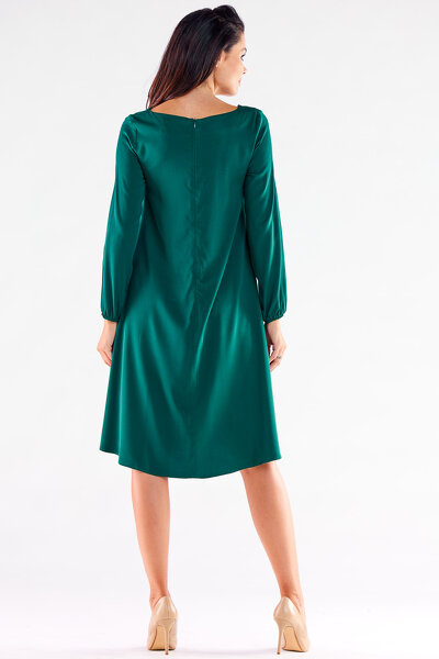 Sukienka midi z przedłużonym tyłem w kolorze butelkowej zieleni