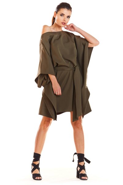 Sukienka mini w kolorze khaki o fasonie asymetrycznym i oversize