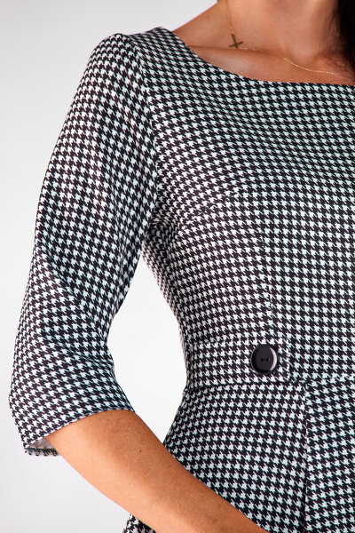 Sukienka o rozkloszowanym fasonie z krótkim rękawem w pepitkę