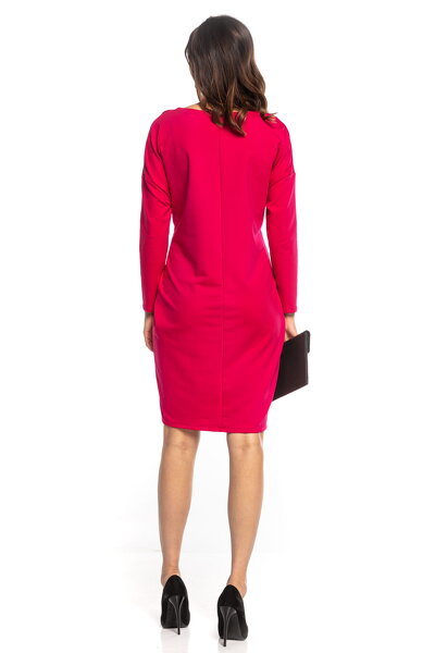 Sukienka w kolorze fuksji o fasonie kimono i długości midi