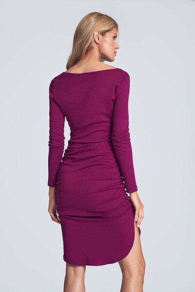 Sukienka w kolorze fuksji z ozdobnym marszczeniem na biodrach