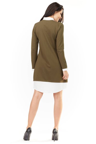 Sukienka w kolorze khaki o luźnym fasonie z kołnierzykiem