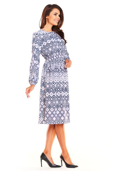 Sukienka w romby o długości 7/8 z gumką w pasie