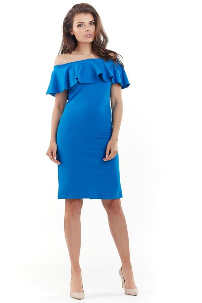 Sukienka z falbaną przy dekolcie w kolorze niebieskim