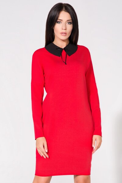 Czerwona sukienka midi z kołnierzykiem