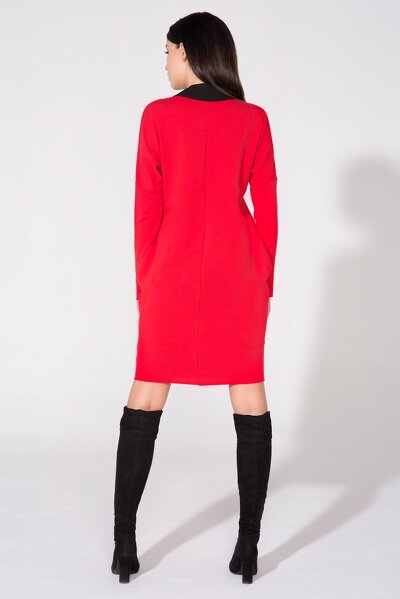 Czerwona sukienka midi z kołnierzykiem