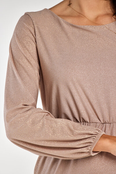 Sukienka z ozdobnym wiązaniem na plecach w kolorze beżowym