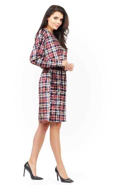 Sukienka z welurowego materiału w kratkę