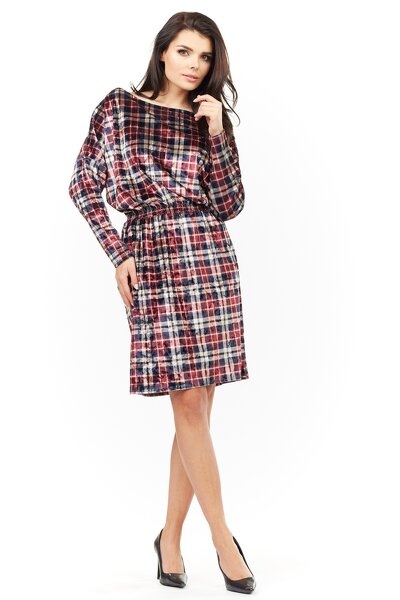 Sukienka z welurowego materiału w kratkę