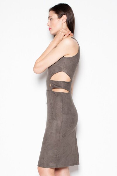 Ciemno brązowa zamszowa sukienka z wcięciami w talii