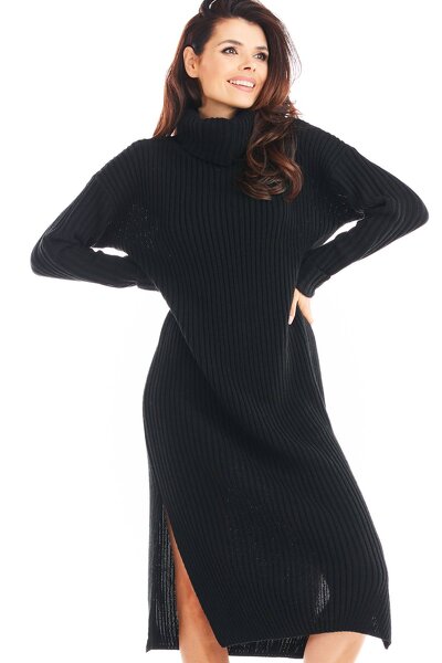 Swetrowa czarna sukienka o długości midi z golfem