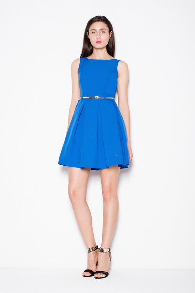 Szafirowa sukienka bez rękawów z ozdobnym paskiem