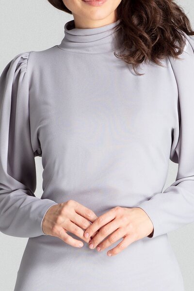 Szara sukienka midi z golfem i bufiastymi rękawami