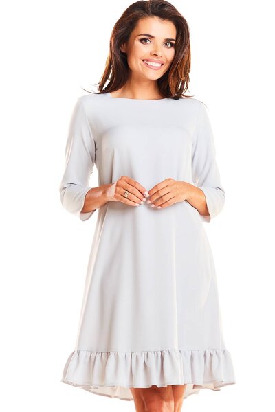 Szara trapezowa sukienka zakończona falbanką