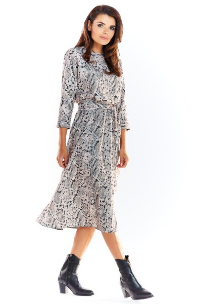 Szara wzorzysta rozkloszowana sukienka wiązana w pasie