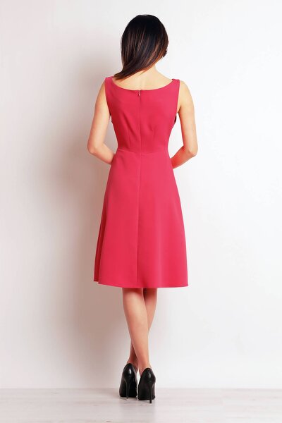 Taliowana różowa sukienka na szerokich ramiączkach