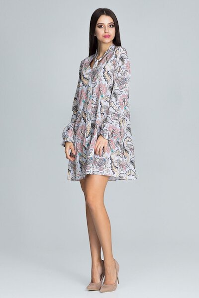 Jasna sukienka trapezowa w etnicznych wzorach