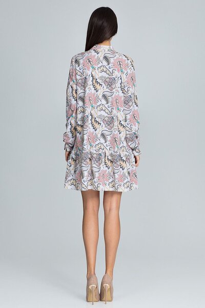 Jasna sukienka trapezowa w etnicznych wzorach