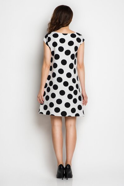 Trapezowa biała sukienka w czarne grochy