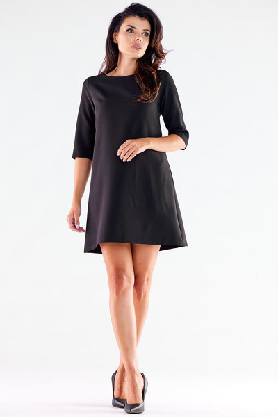 Trapezowa czarna sukienka mini