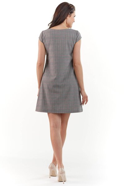 Trapezowa sukienka o luźnym fasonie w szarą kratkę