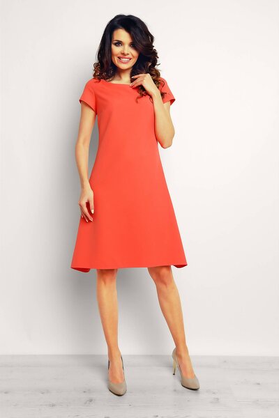 Trapezowa sukienka w kolorze koral z krótkim rękawem