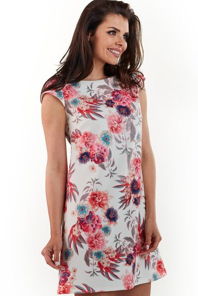 Trapezowa sukienka z krótkim rękawem w kwiaty w kolorze fuksji