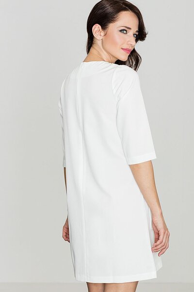 Sukienka mini z rękawem 3/4 w kolorze ecru