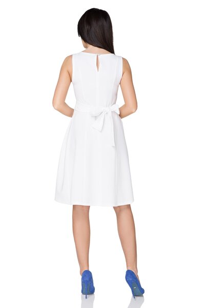 Biała sukienka rozkloszowana z kokardą